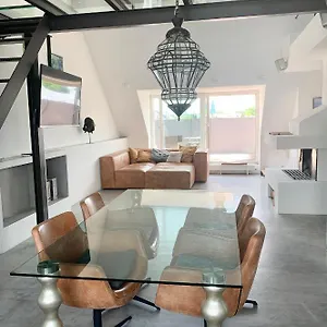  Apartment Schoene Dachgeschoss-maisonette