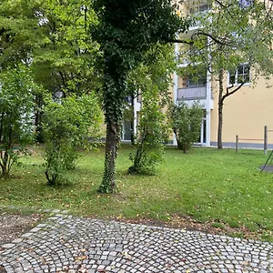 Mit Garagenparkplatz An U-bahnstation Appartamento