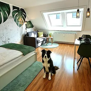 Homely Serenity Greens - Stylisch Studio-apartment With Kitchen - 10 Min To Station, Pet Friendly Appartamento