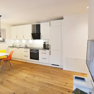 Modern Near Downtown Appartamento